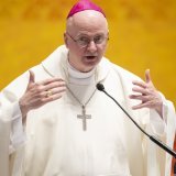 Mgr Charles Morerod veut un registre numérique des ecclésiastiques. KEYSTONE/ANTHONY ANEX